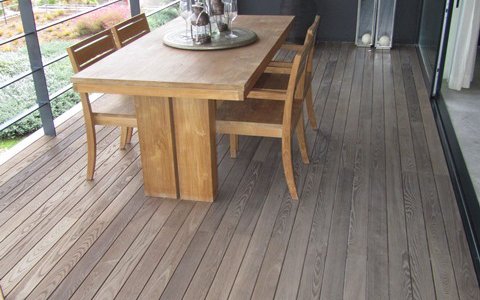 Co położyć na balkon?