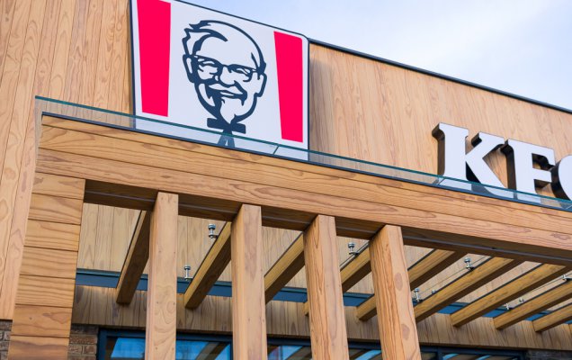 184. Elewacja drewniana z Sosny Bezsęcznej Thermory KFC Kraków