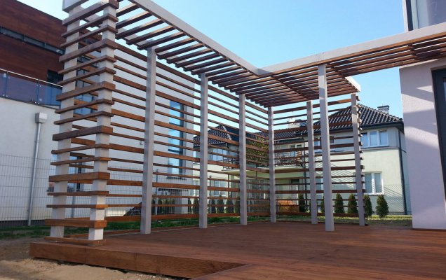 207. Taras modrzew syberyjski i Pergola drewno konstrukcyjne BSH